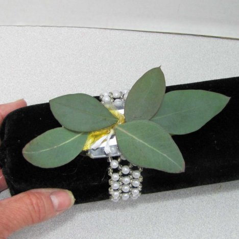 How to Make a Wrist Corsage - Easy DIY Wedding Flower Tutorials