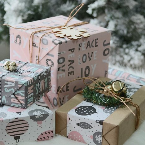 Pink Christmas Ornaments - Ideas for Decorating Christmas Trees