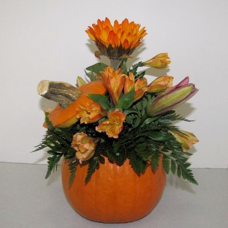 Pumpkin Centerpieces - DIY Thanksgiving Centerpiece